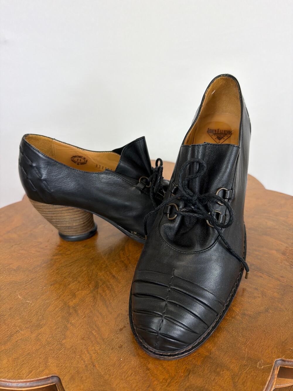 John Fluevog Black Leather Lace Up Shoes 3" Stacked Wood Heel Metal DRings Sz 11